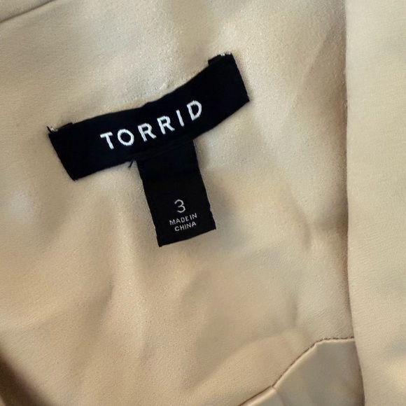 Torrid Cream Blazer - Picture 3 of 5